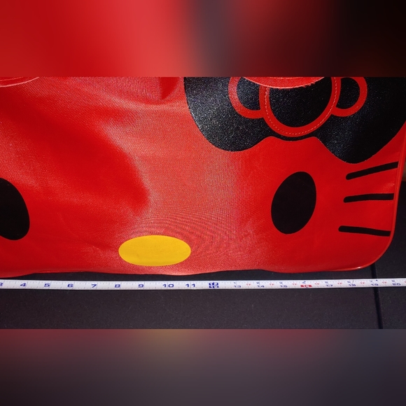 🆕Hello Kitty Large Duffle. - Picture 4 of 7